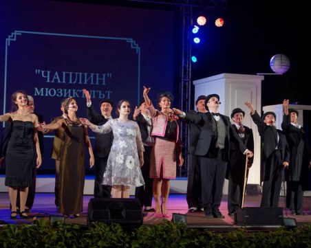 Бачев, който се превъплъщава в Чаплин на Античния: Това е един от най-емоционалните спектакли