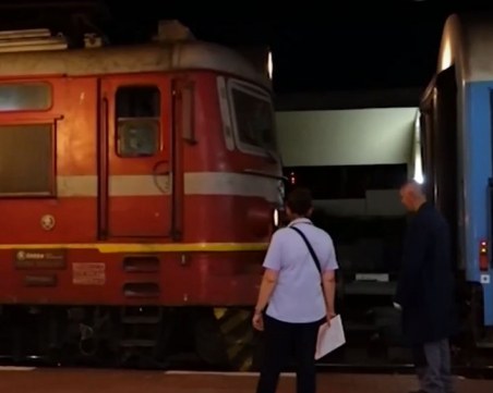 Млад мъж загина при катастрофа между влак и кола край Разград, сестра му е в кома