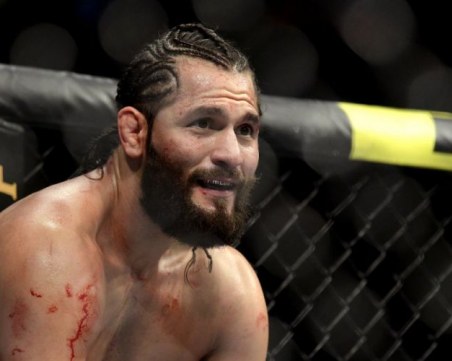 ММА звезда се впуска в различна надпревара