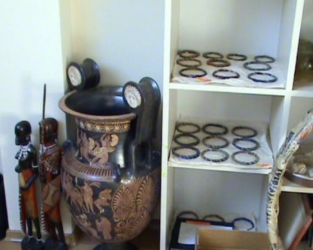 Още 175 антики иззеха от сградата на Божков