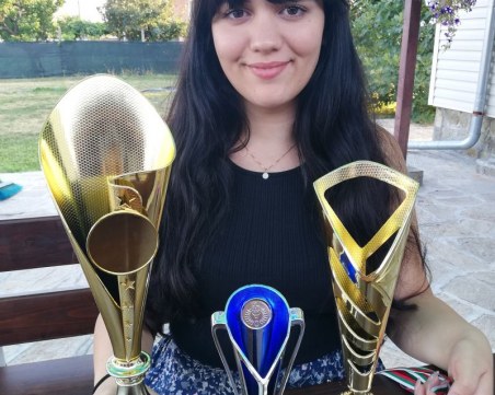 Вики Радева отново над всички, триумфира с 11-та титла от държавното първенство по шахмат