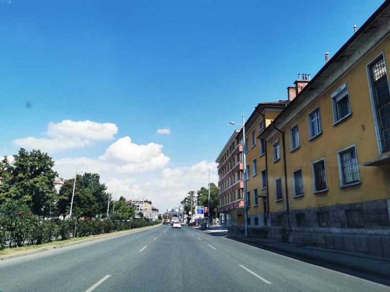 Кола удари 6-годишно дете с колело на пешеходна пътека в Пловдив