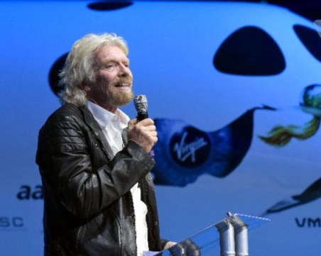 Туристи излизат в Космоса догодина! Организират първия полет