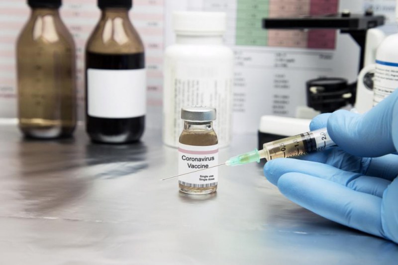 Русия се готви за масова ваксинация срещу COVID-19, СЗО – разтревожени