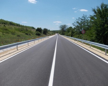 Строят 17 км път до бъдещия ГКПП 