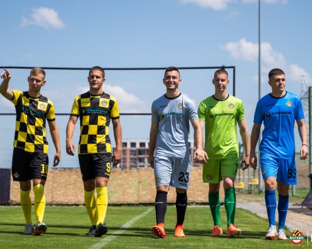 Децата на Ботев показаха новите екипи