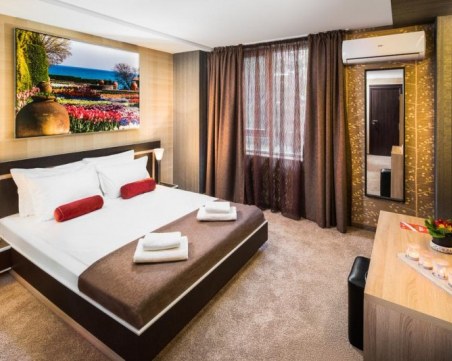 Изненадваща проверка в пловдивски хотел, следят за епидемични мерки