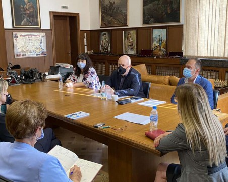 Иван Гешев се срещна с шефовете на прокуратурите в София и Велико Търново