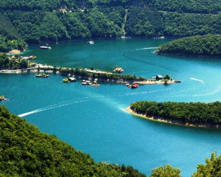 Плаващата къща на пловдивски бизнесмен трябва да бъде премахната