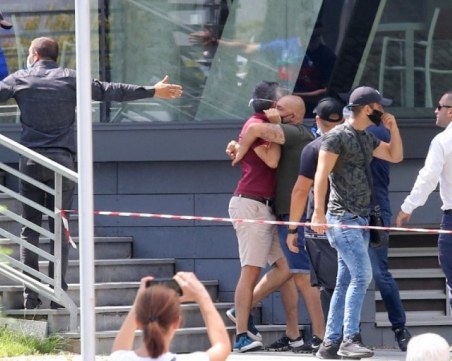 Задържаха мъжете, провокирали напрежение на конференцията на ГЕРБ