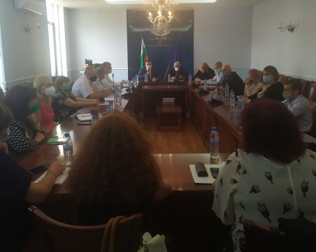 Здравният министър: Не изключваме най-лошия вариант за втора вълна на COVID-19 есента