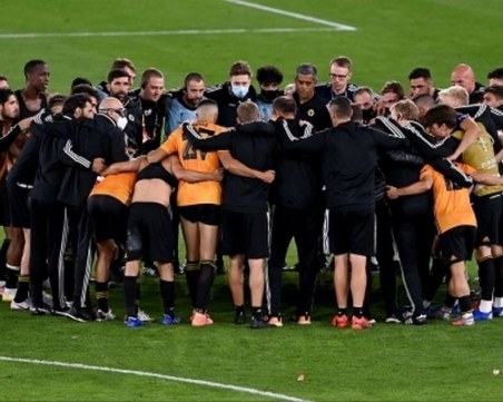 Уулвс наказан за нарушаване на Финансовия феърплей