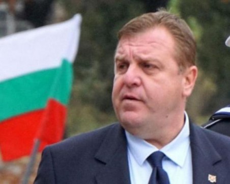 Каракачанов за протестиращите: Разсипват държавата, и в името на какво? Да създадат джендър република!