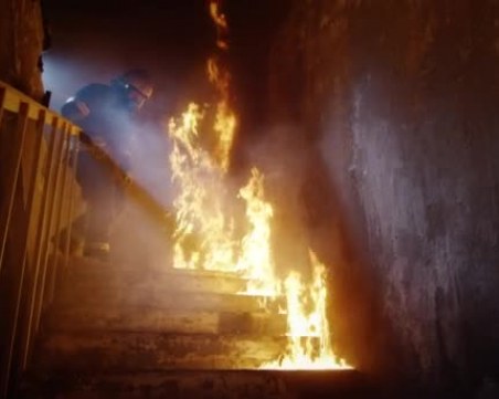 Най-малко 7 загинали при пожар в хотел, използван за лечение на болни от COVID-19