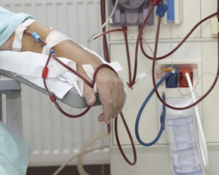 11 души на хемодиализа са се заразили с коронавирус