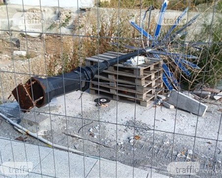 Изхвърлен и ненужен: Доскорошна атракция на Пловдив тъне в забрава