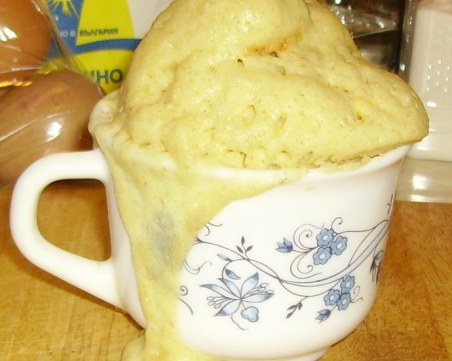 Бърз 3-минутен кекс в чаша за микровълнова