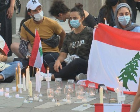 Езан и църковни камбани в памет на жертвите на взрива в Бейрут