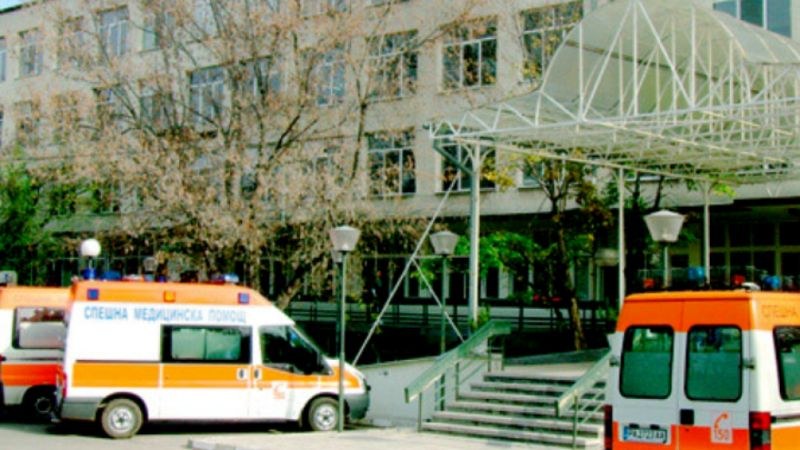 Лекар и още 2 медсестри от Спешна помощ в Пазарджик са с COVID-19