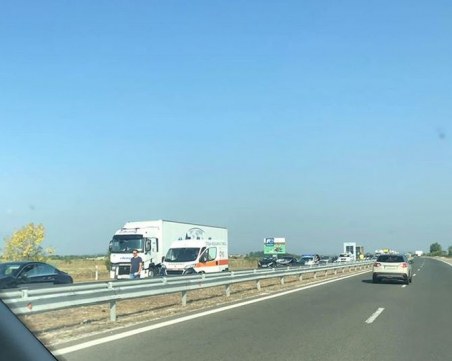 Четири коли са се блъснали на АМ Тракия, пострадали – няма