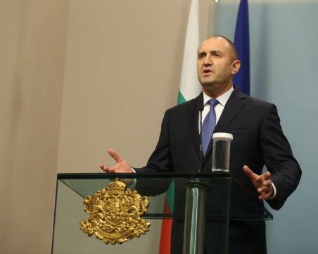 Президентът с извънредно обръщение към нацията