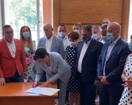 ГЕРБ депозира не поправки, а проект за нова Конституция в Народното събрание