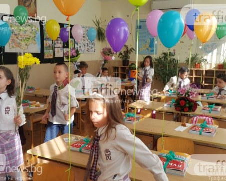 Над 15% увеличават учителските заплати