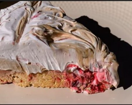 Освежаваща кремообразна торта - готова за 15 минути и без печене