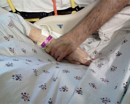 Женени от 62 години съпрузи починаха в един и същи ден от COVID-19