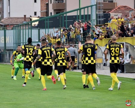 Ботев пуска билетите за мача с Берое