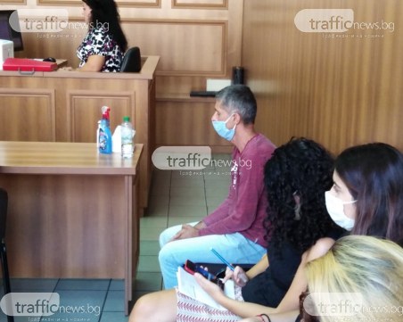 Тираджията, обвинен, че е убил трима души на пътя, иска съкратено съдебно следствие