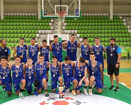 Академик Бултекс 99 със сребърните медали при 14-годишните