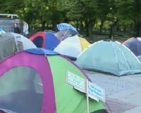 Поражение на палатковите лагери след дъжда в София