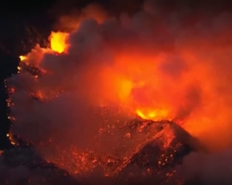 367 са вече пожарите в Калифорния, огънят тръгна към населени места