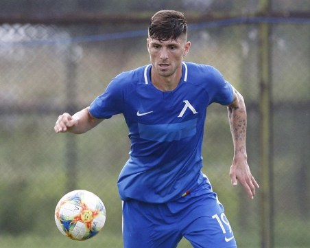 Левски се раздели с пореден играч, преподписа със свой юноша