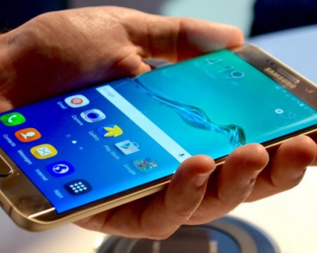 Рекордни продажби на училищни пособия и смартфони по време на пандемията