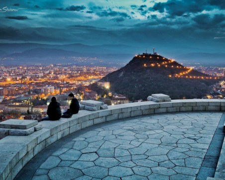 Стинг и рояли за феновете на музиката на Бунарджика