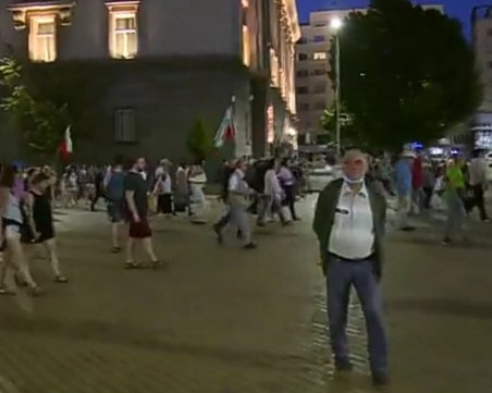 Отровното трио призова да не се подават уведомления за протестите