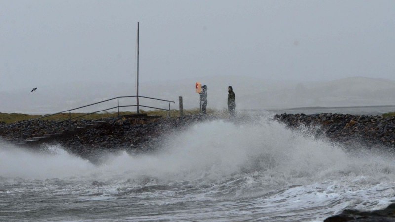 Опасност от наводнения в Англия! Ветрове до 70 мили в час връхлитат Острова