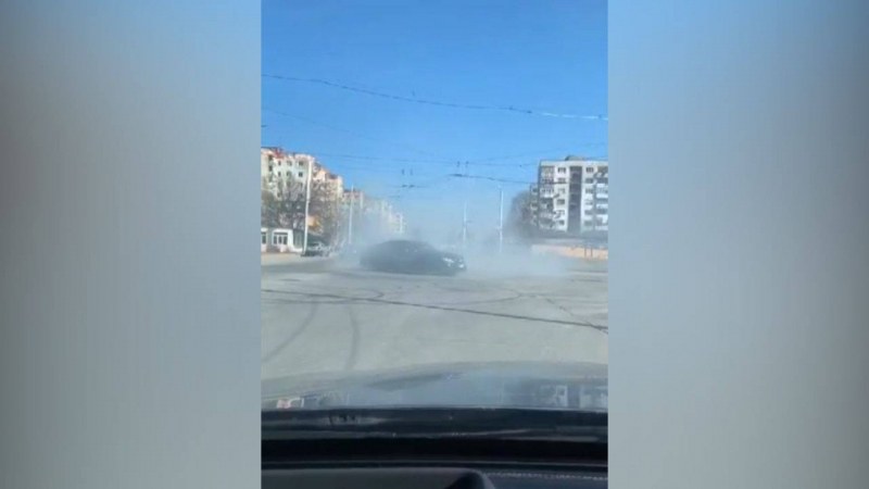 Пушеци и пилене на гуми - зрелищен дрифт в Столипиново