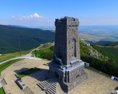 Днес хиляди се стичат на Шипка, честваме 143 години от Шипченската епопея