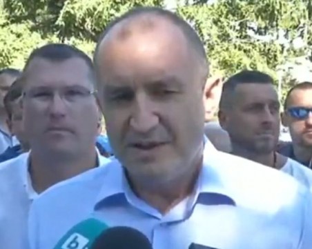 Президентът Радев на Шипка: Днешният парламент е дискредитиран!