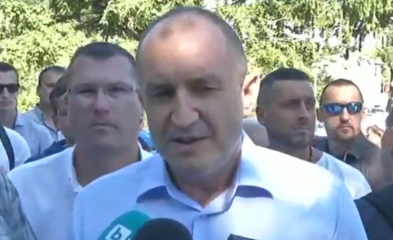 Президентът Радев на Шипка: Днешният парламент е дискредитиран!