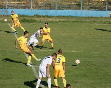 3 от 3 за Марица, Спартак с първа победа