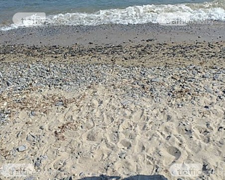 Плаж в елитен наш курорт тъне в мръсотия