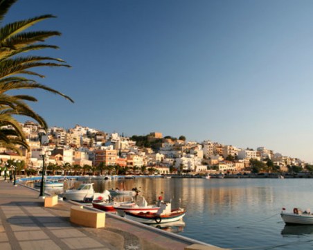 Експлозия на пристанището на гръцки остров, има ранени