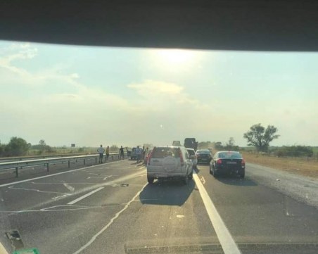 Кола се запали на АМ 