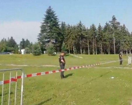 Полицията отцепи 