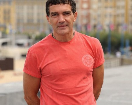 Антонио Бандерас пребори COVID - 19