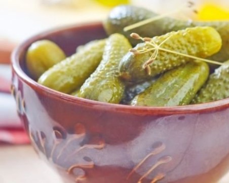 Израелски учени: Кисели краставички помага срещу кариесите